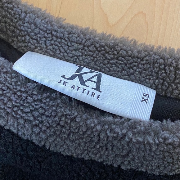 SHERPA CROPPED CREWNECK - Picture 2 of 6